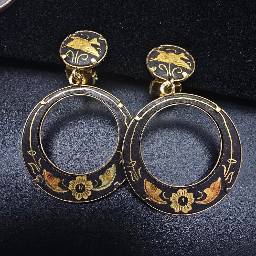 Damascene Black Gold Tone Floral Clip On Earrings Vintage Costume Jewelry
